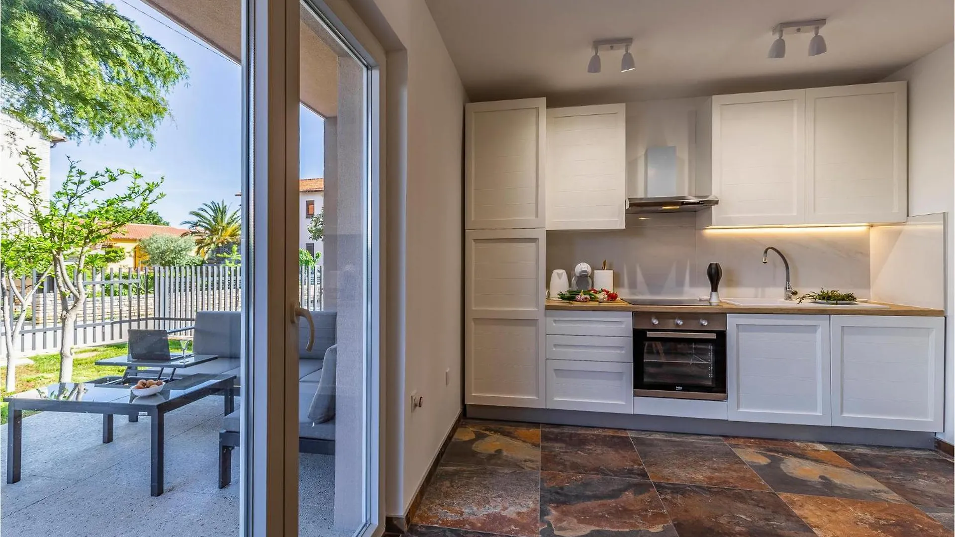 Beautiful Apartment In Madulin With Kitchen Medulin